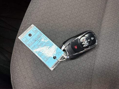 Used 2024 Buick Encore GX Preferred image 35