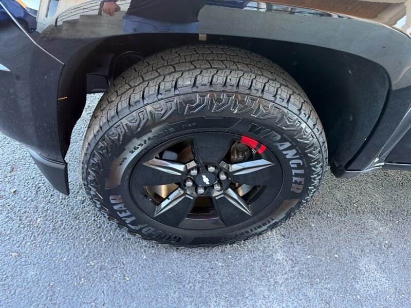 Used 2018 Chevrolet Colorado LT w/ Redline Special Edition RWD image 11