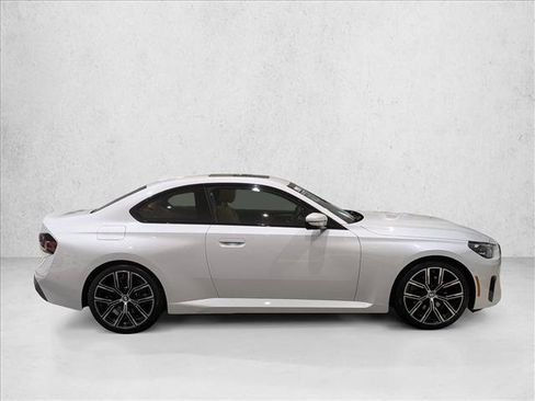 Used 2024 BMW 230i Coupe w/ Convenience Package RWD image 4