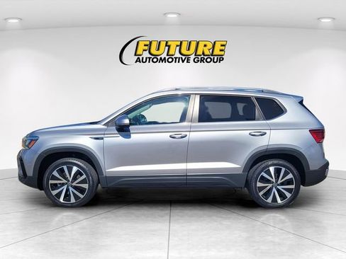 Used 2024 Volkswagen Taos SE FWD image 6