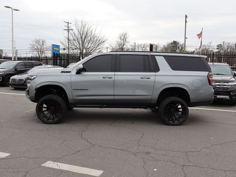Used 2024 Chevrolet Suburban Z71 w/ Luxury Package image 18