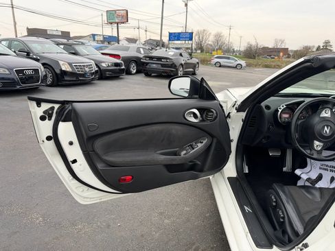 Used 2014 Nissan 370Z Touring w/ Sport Package RWD image 36