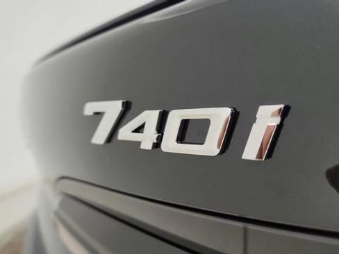 Used 2026 BMW 740i w/ Premium Package RWD image 48