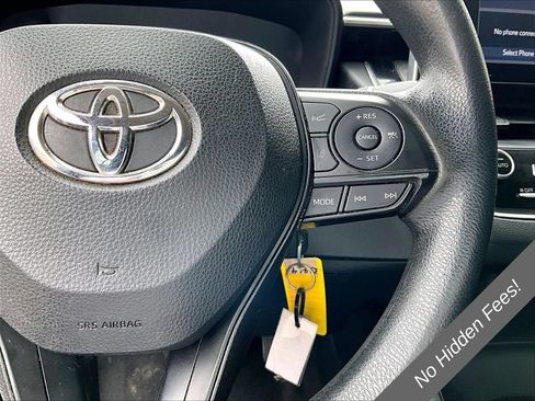 Used 2021 Toyota Corolla LE FWD image 16