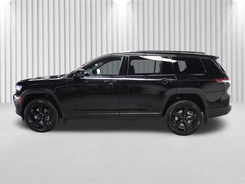 New 2025 Jeep Grand Cherokee L Altitude image 7