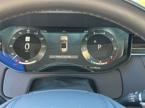 New 2025 Land Rover Range Rover Long Wheelbase SE image 15