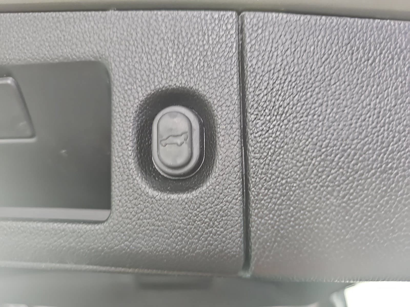 Used 2019 GMC Yukon Denali w/ Denali Ultimate Package AWD/4WD image 32
