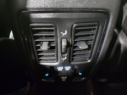 Used 2017 Dodge Durango R/T w/ Technology Group RWD image 30