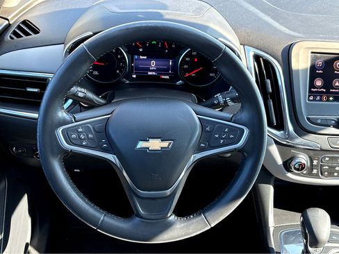 Used 2022 Chevrolet Equinox LT image 14