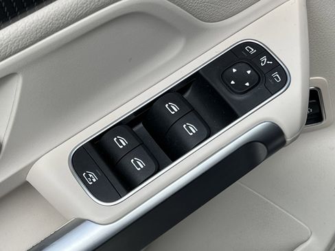 Certified 2021 Mercedes-Benz GLB 250 4MATIC image 13