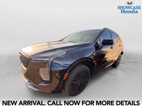 Used 2024 Cadillac XT4 Sport FWD image 2