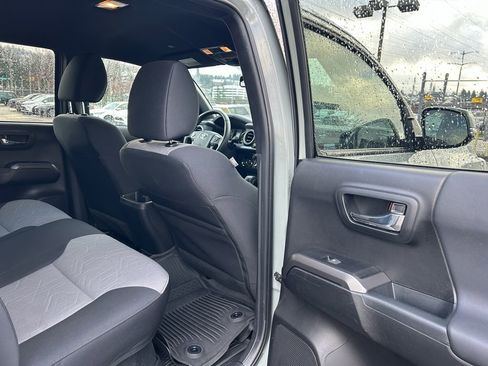 Certified 2023 Toyota Tacoma TRD Off-Road image 13
