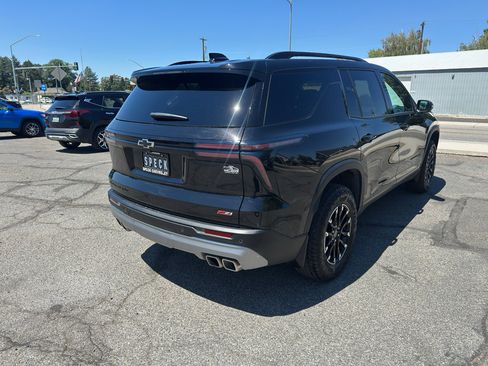 Used 2025 Chevrolet Traverse Z71 w/ LPO, Floor Liner Package AWD/4WD image 5