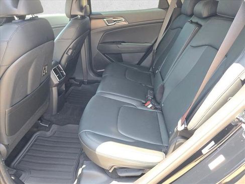 Used 2025 Kia Sportage EX FWD image 19