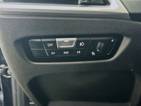 Used 2025 BMW 330i Sedan image 16