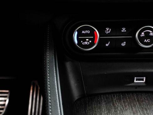 Used 2023 Alfa Romeo Stelvio Ti image 31