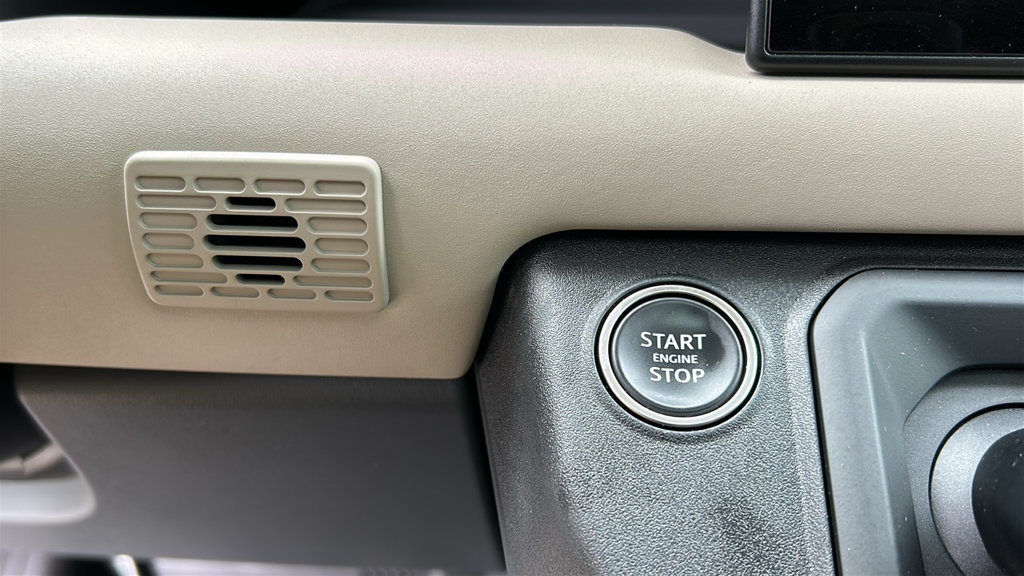 Used 2024 Land Rover Defender 110 X-Dynamic SE AWD/4WD image 20
