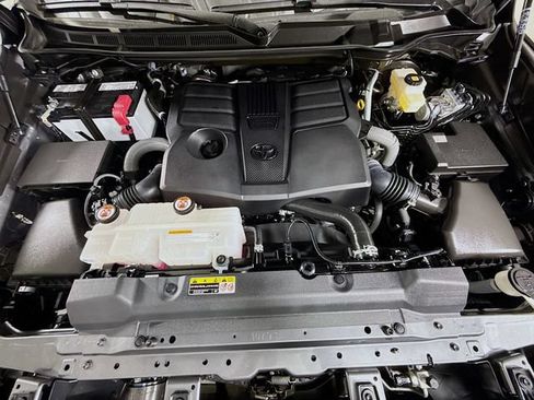 Certified 2026 Toyota Tundra SR5 w/ SR5 Convenience Package AWD/4WD image 30