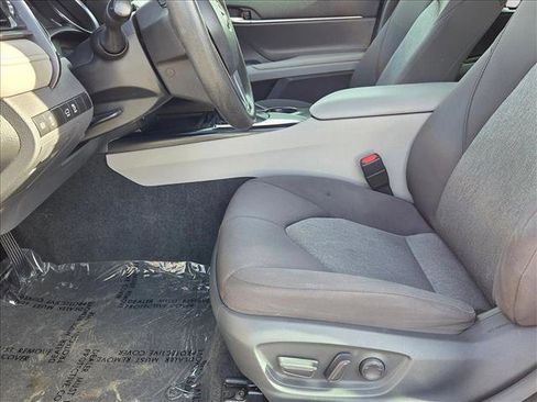 Used 2019 Toyota Camry LE w/ Carpet Mat Package image 15