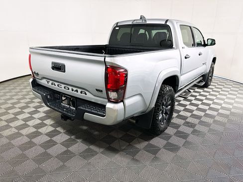 Used 2023 Toyota Tacoma SR5 w/ Technology Package AWD/4WD image 3
