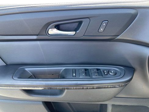 Used 2015 GMC Acadia SLT w/ Open Road Package FWD image 18
