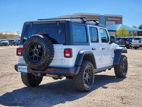 Used 2024 Jeep Wrangler Unlimited AWD/4WD image 3