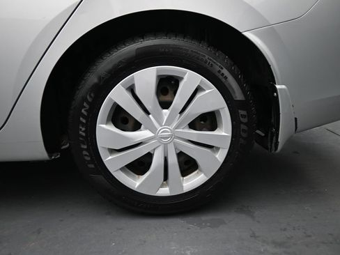 Used 2021 Nissan Versa S image 15