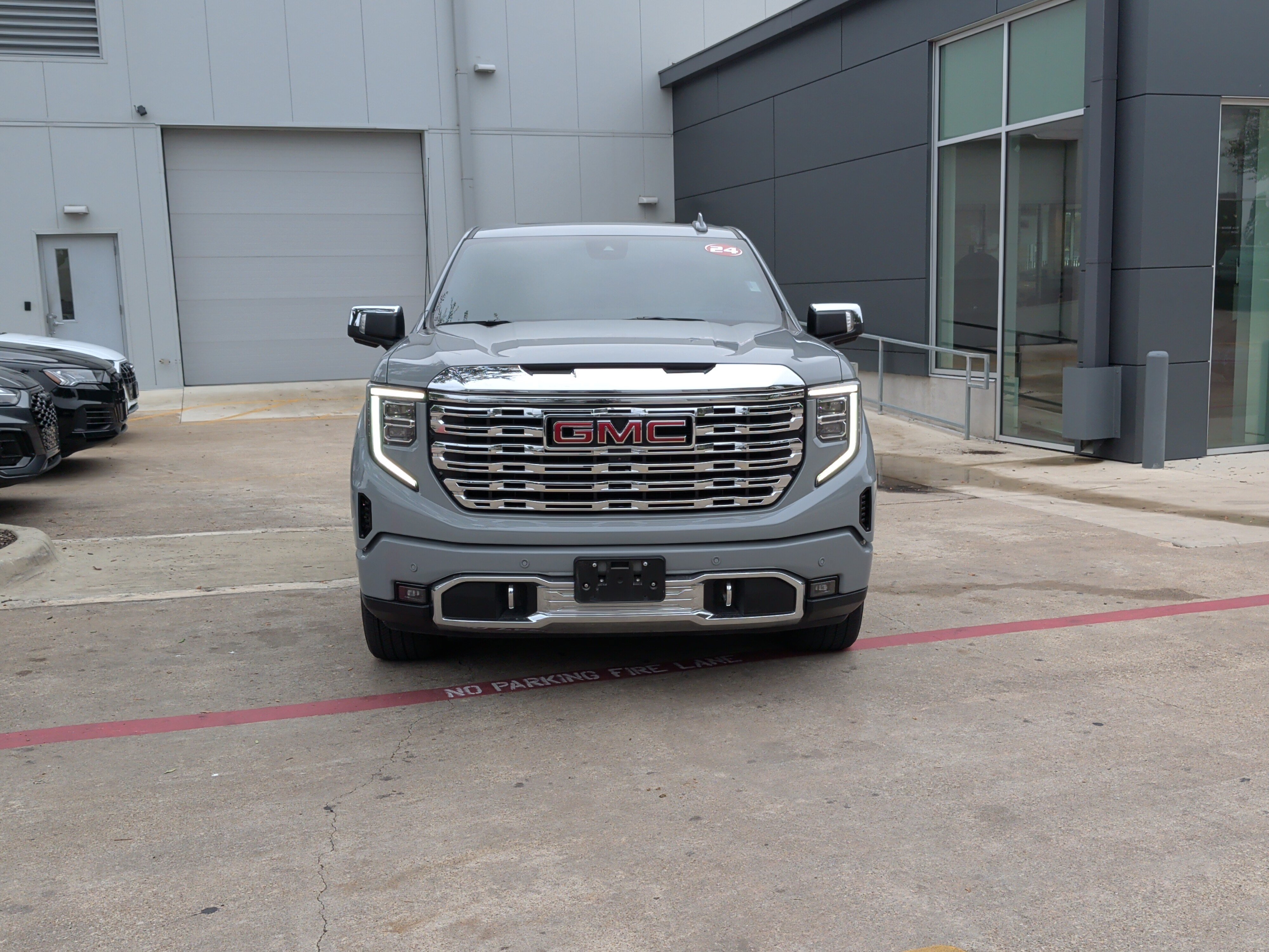 Used 2024 GMC Sierra 1500 Denali w/ Denali Reserve Package AWD/4WD image 3