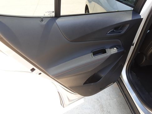 Used 2022 Chevrolet Equinox RS w/ RS Leather Package image 11