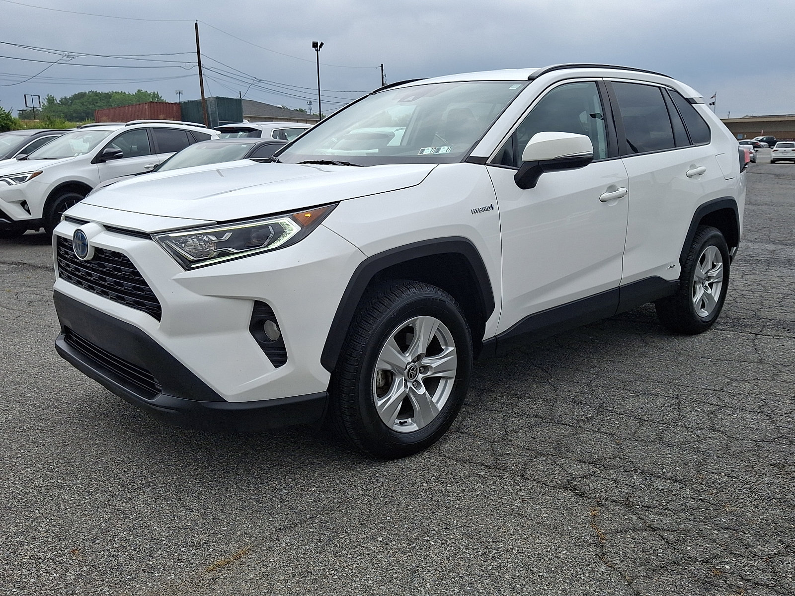 Used 2021 Toyota RAV4 XLE AWD/4WD image 3