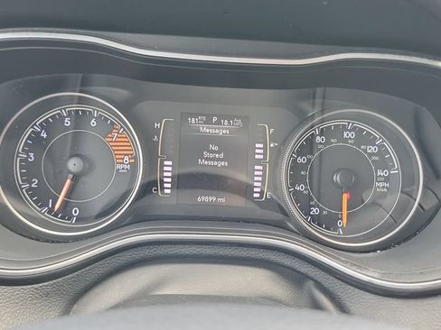 Used 2019 Jeep Cherokee Latitude Plus FWD image 22