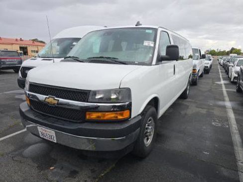 Used 2024 Chevrolet Express 3500 LT w/ LT Preferred Equipment Group RWD image 2