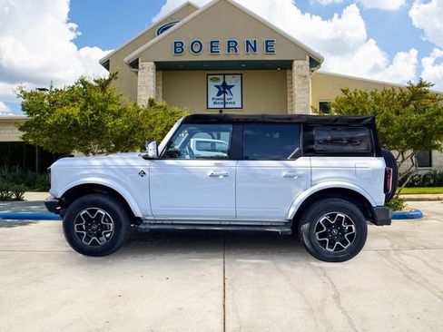 Used 2022 Ford Bronco Outer Banks AWD/4WD image 2
