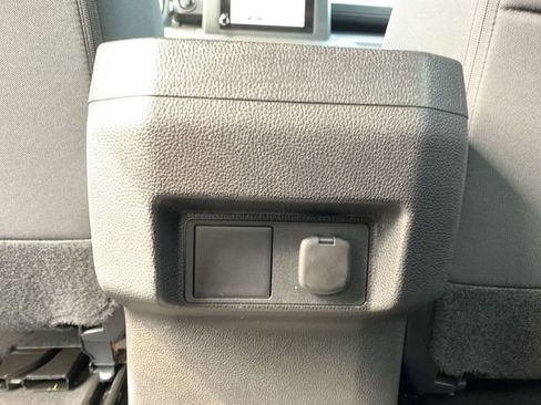 Certified 2024 Toyota Tacoma SR5 AWD/4WD image 31