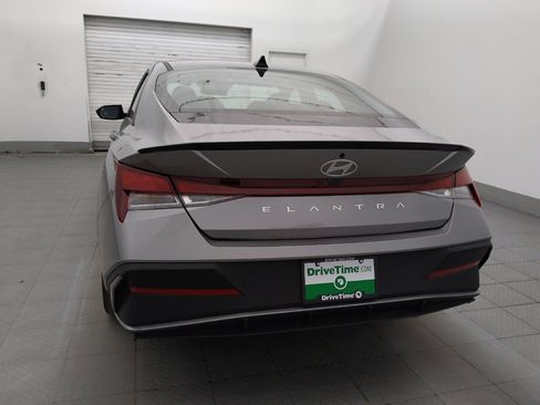 Used 2025 Hyundai Elantra Sport FWD image 6