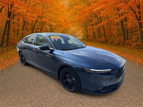 Certified 2025 Honda Accord SE image 1