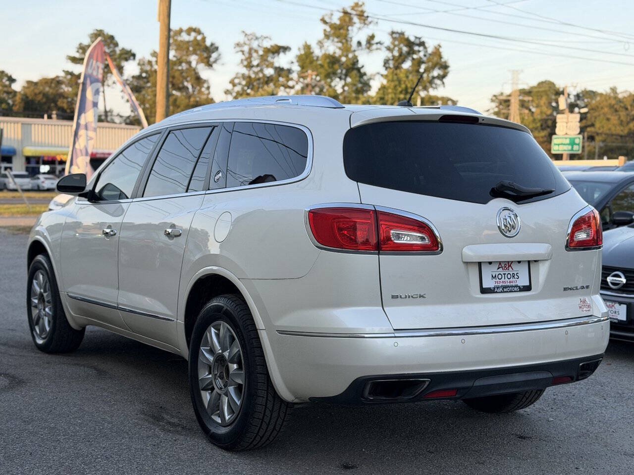 Used 2013 Buick Enclave Leather FWD image 6
