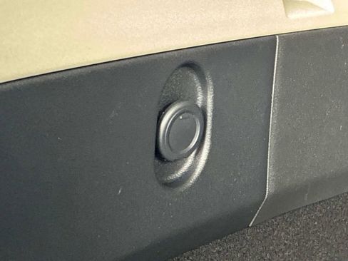 Used 2021 Nissan Rogue S image 13