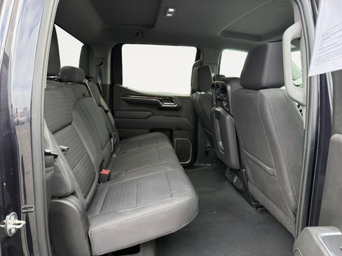 Used 2022 GMC Sierra 1500 Elevation w/ LPO, Elevation Black Package image 18