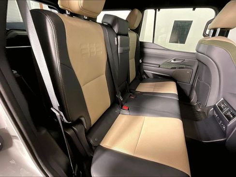 Used 2024 Lexus GX 550 AWD/4WD image 34