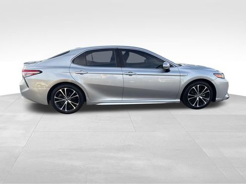 Used 2018 Toyota Camry SE w/ Audio Package FWD image 10