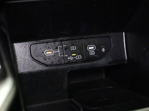 Used 2024 Kia Sorento S image 24