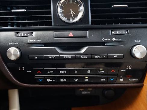 Used 2020 Lexus RX 350 FWD w/ Premium Package image 36