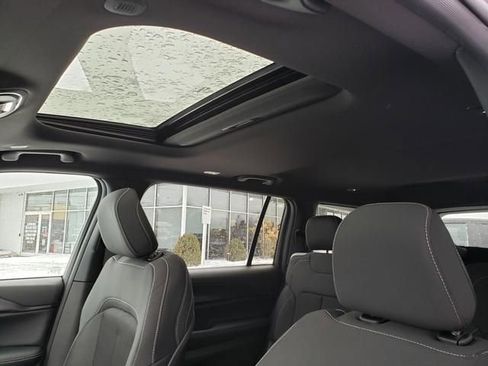 New 2025 Jeep Grand Cherokee L Laredo AWD/4WD image 7