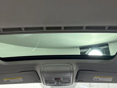 Used 2014 Volkswagen Jetta SEL FWD image 25