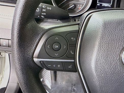 Certified 2022 Toyota Camry LE image 20