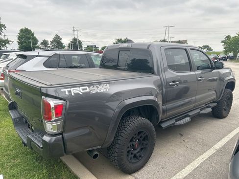 Used 2021 Toyota Tacoma TRD Sport w/ TRD Premium Sport Package AWD/4WD image 4