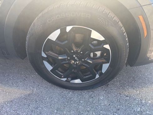 Used 2024 Kia Sorento S image 28