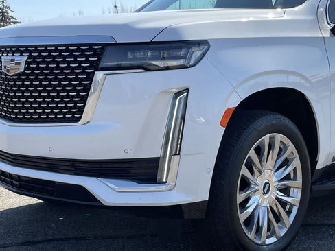 Used 2021 Cadillac Escalade ESV Premium Luxury w/ Performance Package image 42