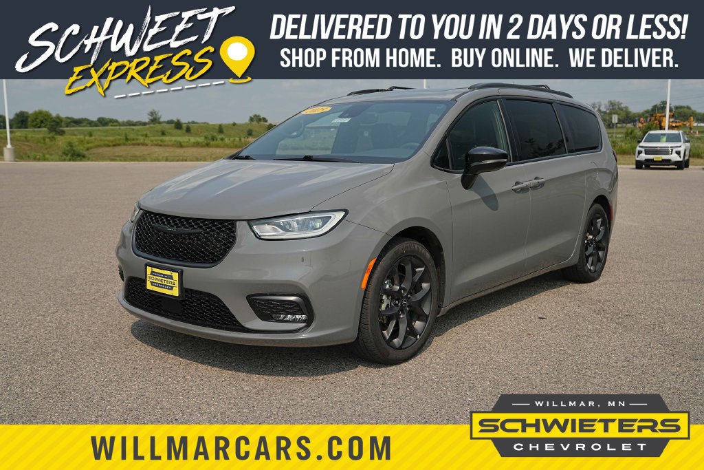 Used 2025 Chrysler Pacifica Limited FWD image 1